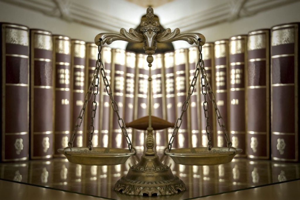 عوامل قانونی در تحلیل PESTEL